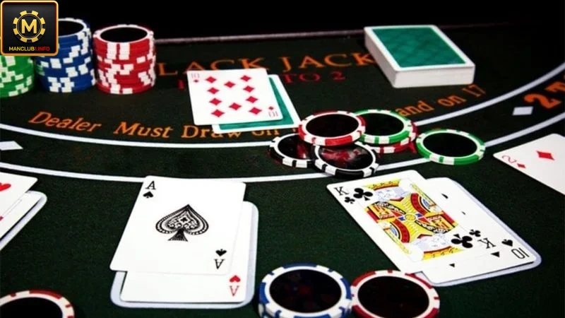 Game trải qua 2 giai đoạn cơ bản: xét duyệt 2 lá bài đầu ván rồi rút thêm bài kiếm Ngũ Linh